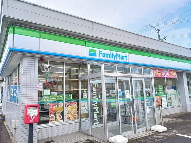 近くのファミリーマート大館大田面店まで595m（徒歩8分）