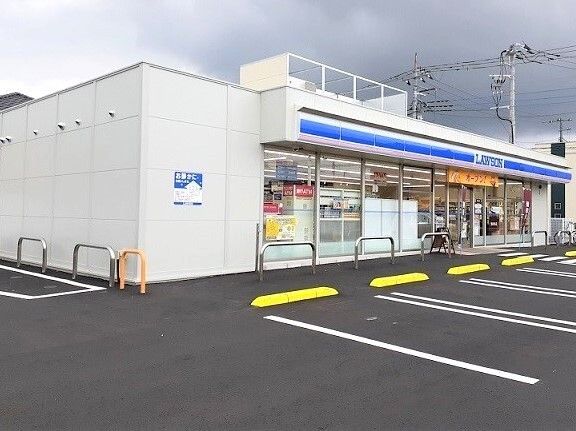 近くのローソン北本中丸5丁目店まで560m(徒歩7分)