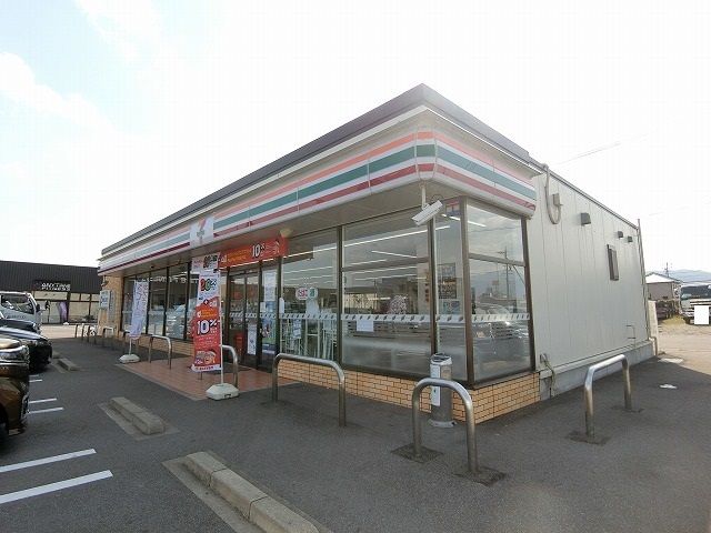 近くのセブンイレブン垂井町表佐店まで500m(徒歩7分)