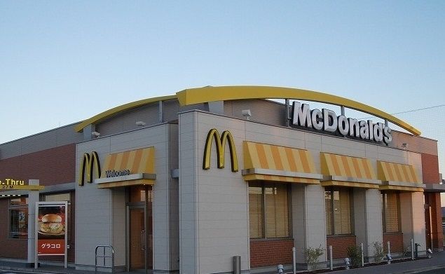 近くのマクドナルドまで1,200m（徒歩15分）