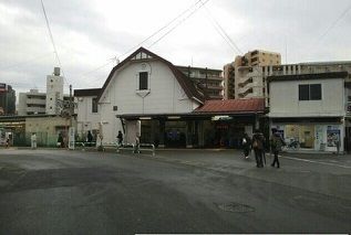 近くの向ヶ丘遊園駅まで1,000m（徒歩13分）
