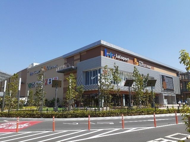 近くのららぽーと門真店様まで2,000m(徒歩25分)