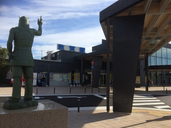 近くのJR敦賀駅まで700m（徒歩9分）