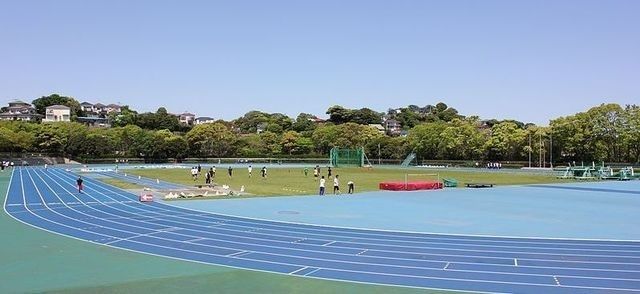近くの不入斗公園まで1,070m（徒歩14分）