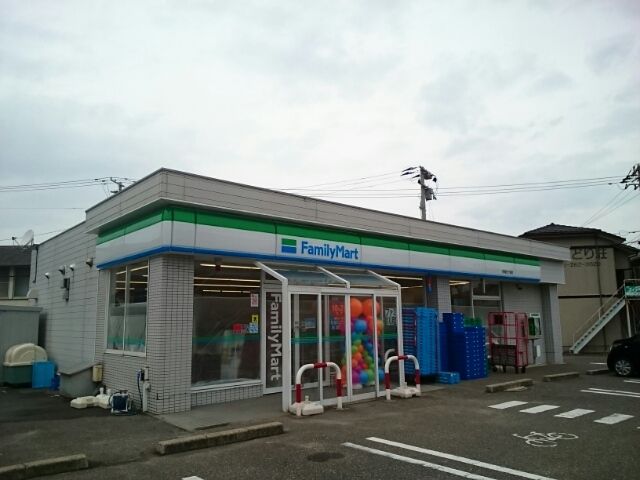 近くのファミリーマート 新潟五十嵐店まで450m(徒歩6分)
