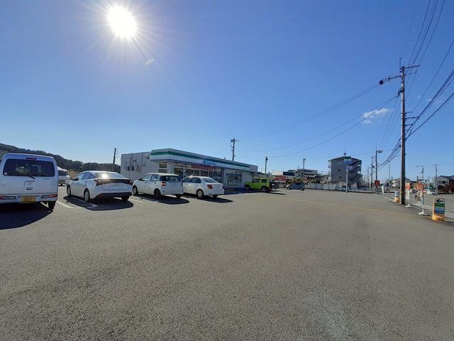 近くのコンビニまで500m（徒歩7分）