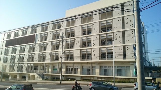 近くの豊見城市役所まで2,100m(徒歩27分)
