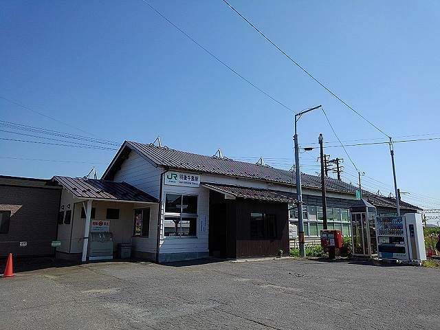 近くの羽後牛島駅まで750m（徒歩10分）