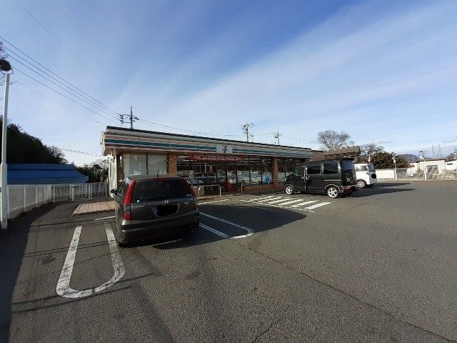 近くのセブンイレブン渋川大正橋店まで260m（徒歩4分）