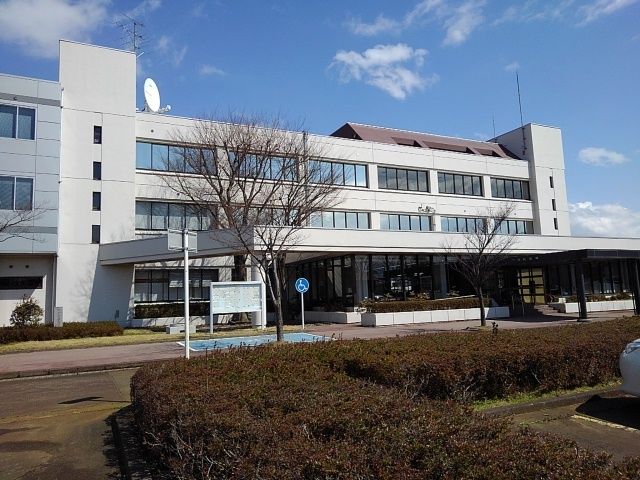近くの三川町役場まで700m（徒歩9分）