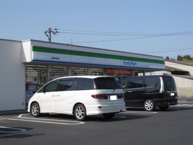 近くのファミリーマート真備町箭田店まで220m(徒歩3分)