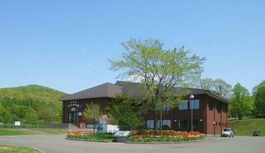 近くの北海道子どもの国まで4,900m（徒歩62分）