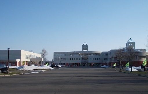 近くの砂川市立砂川中学校まで450m（徒歩6分）