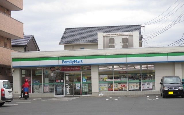 近くのファミリーマート習志野実籾店まで170m(徒歩3分)