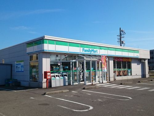 近くのコンビニまで1,000m（徒歩13分）