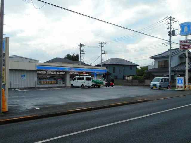 近くのローソンまで500m（徒歩7分）