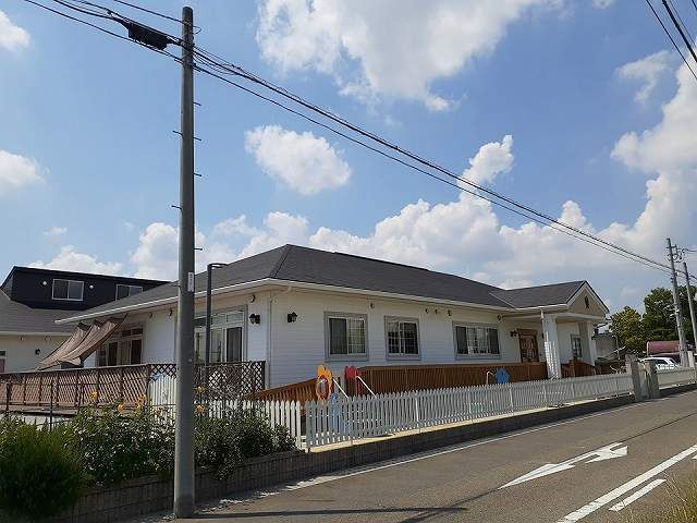 近くのこどもの森・保育園まで576m（徒歩8分）