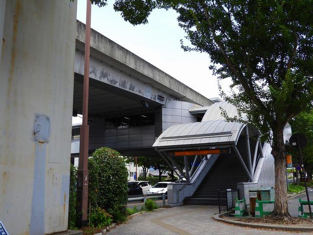 近くのアウトラムライン西原駅まで1,200m（徒歩15分）