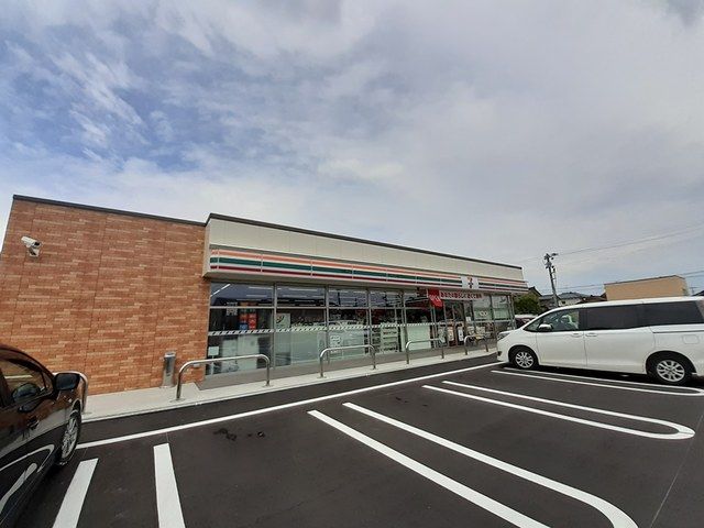 近くのセブンイレブン燕大武新田店まで94m(徒歩2分)