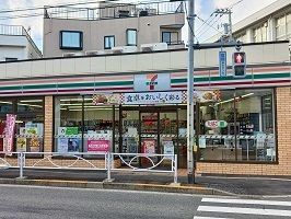 近くのセブンイレブンまで311m（徒歩4分）