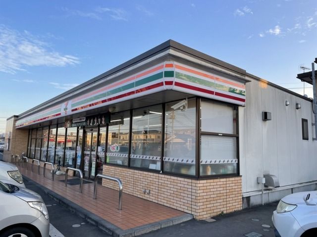 近くのセブンイレブン土浦中神立店まで400m（徒歩5分）