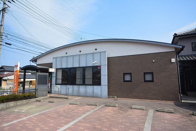 近くの小波瀬郵便局まで800m(徒歩10分)