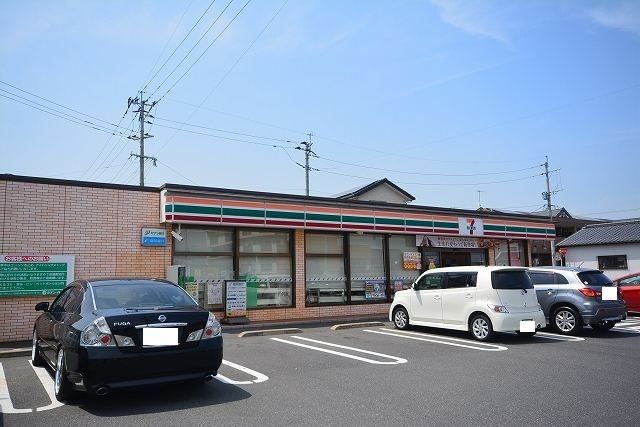 近くのセブンイレブンまで1,000m(徒歩13分)