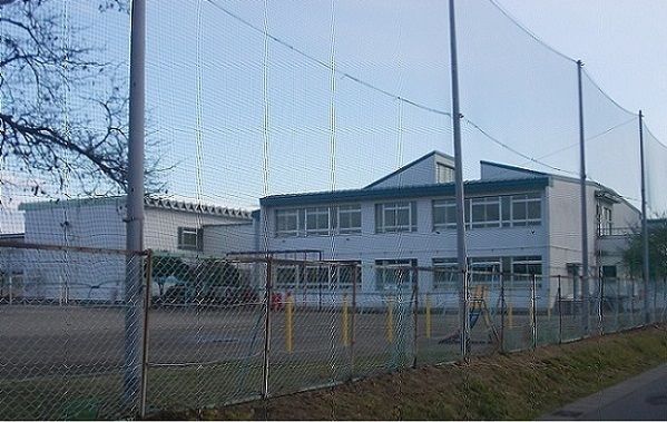 近くの黒沢尻東小学校まで650m（徒歩9分）