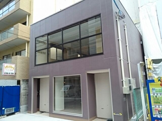 Y，cubeの外観画像
