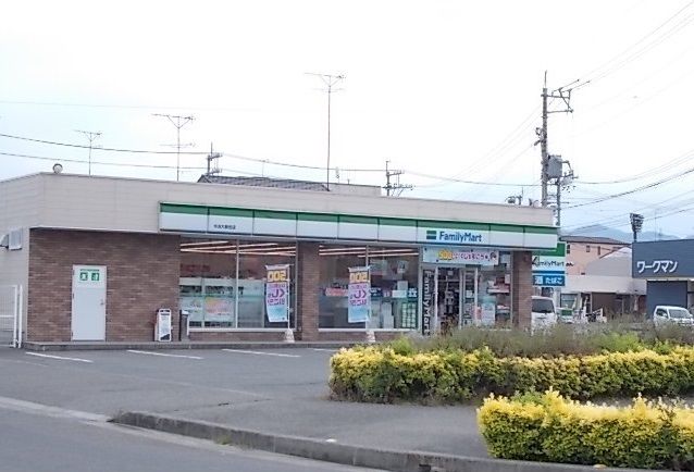 近くのファミリマート大新田店様まで600m（徒歩8分）