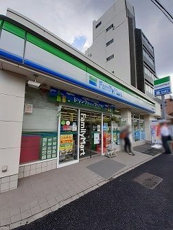 近くのコンビニまで132m（徒歩2分）