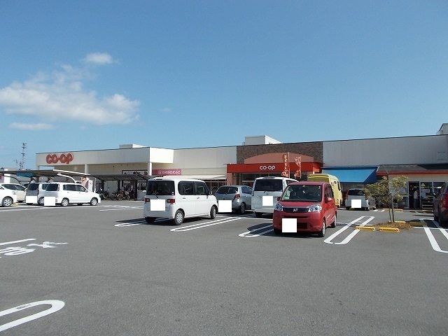 近くのコープみやざき佐土原店まで650m（徒歩9分）