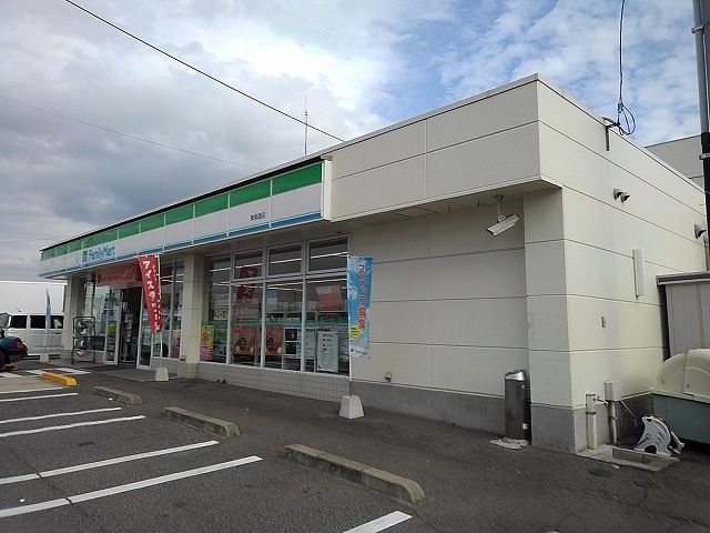 近くのコンビニまで1,000m（徒歩13分）