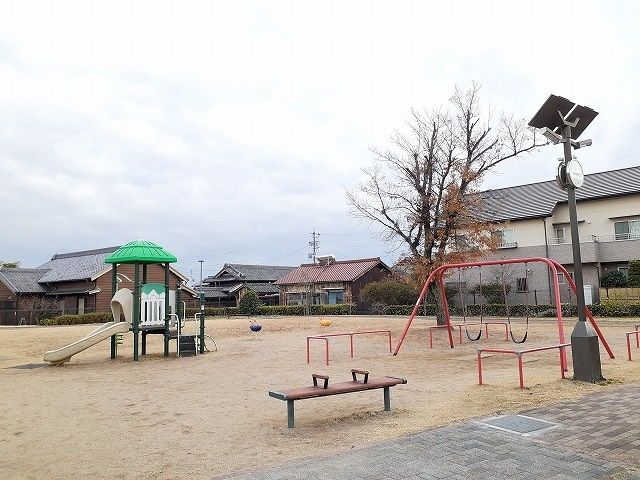近くの湖西公園まで530m(徒歩7分)