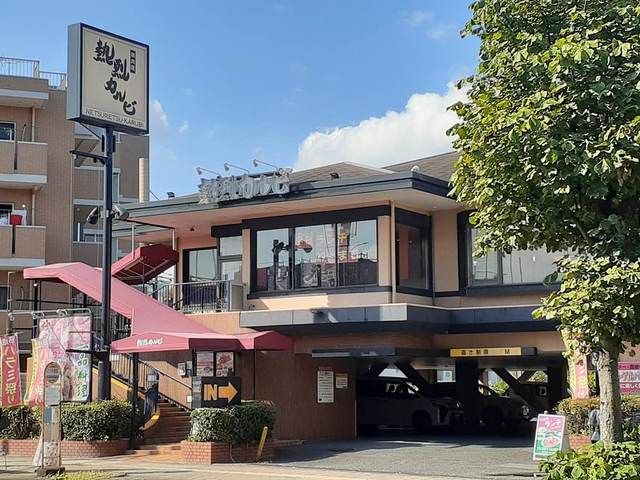 近くの熱烈カルビまで290m（徒歩4分）