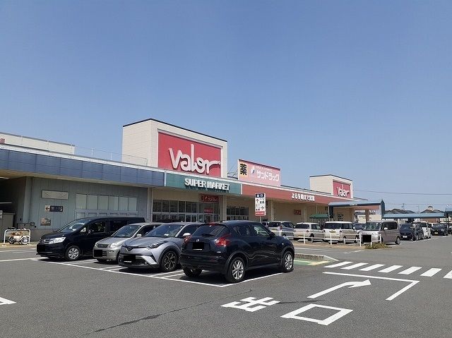 近くのバロー鈴鹿店まで1,400m（徒歩18分）