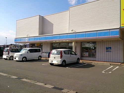 近くのコンビニまで1,000m（徒歩13分）