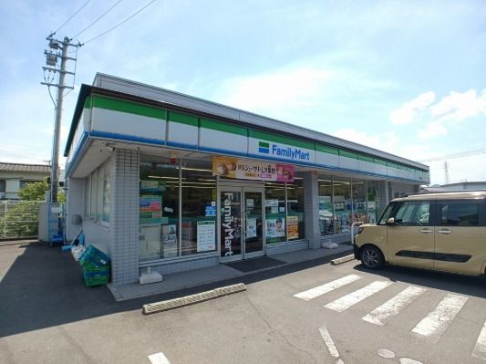 近くのファミリーマート西春日店様まで350m(徒歩5分)