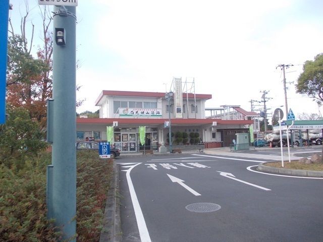 近くの大田市駅まで1,200m（徒歩15分）