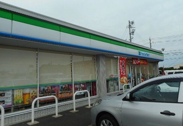 近くのコンビニまで500m（徒歩7分）