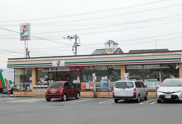 近くのセブンイレブンまで800m(徒歩10分)