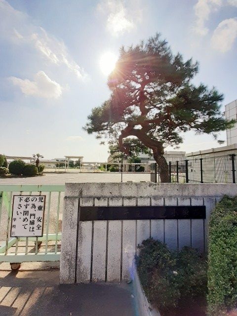 近くの伊勢崎市立殖蓮小学校まで2,800m(徒歩35分)