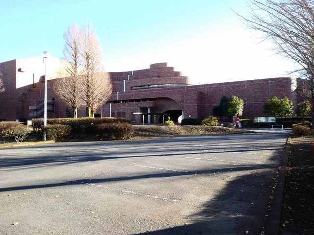 近くの佐野市文化会館まで850m（徒歩11分）