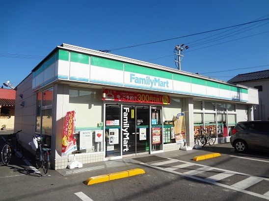 近くのコンビニまで900m（徒歩12分）