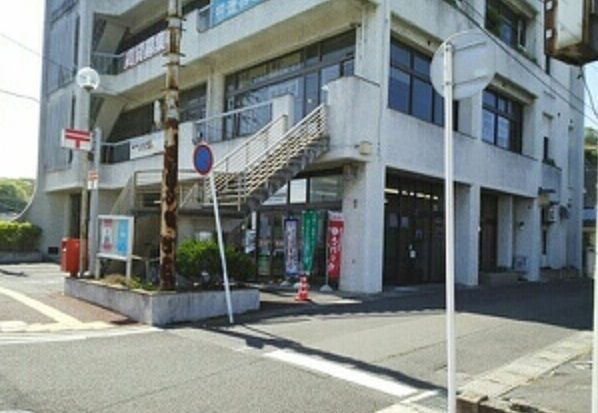 近くの郵便局まで1,400m（徒歩18分）
