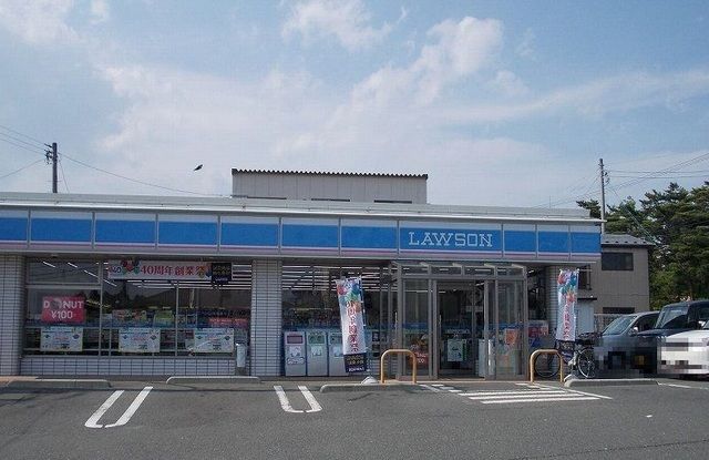 近くのコンビニまで550m（徒歩7分）