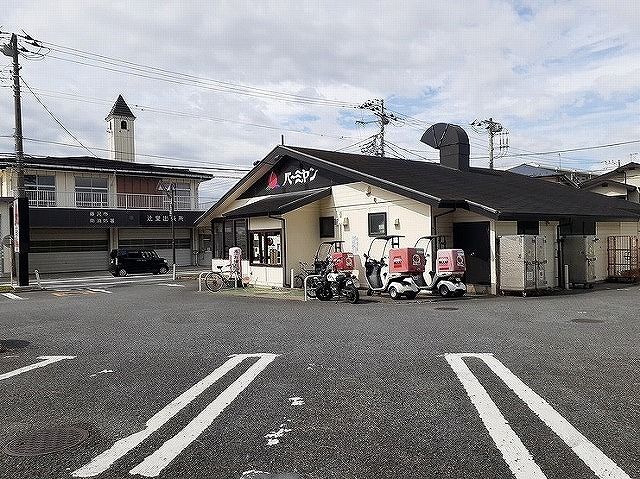 近くのバーミヤンまで50m(徒歩1分)