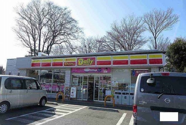 近くのコンビニまで400m（徒歩5分）