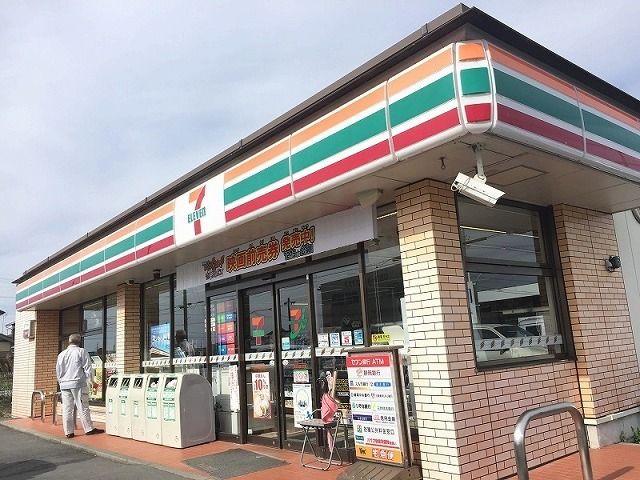 近くのセブンイレブン流通元町店まで240m(徒歩3分)