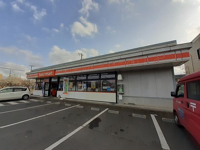 近くのセイコーマート阿見岡崎店まで450m（徒歩6分）